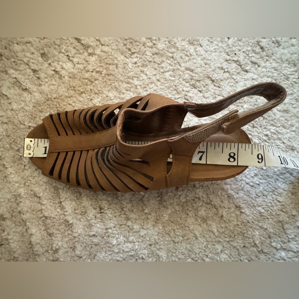 Soda girls cut out wedge heel sandals - approx size 13 - Picture 7 of 7